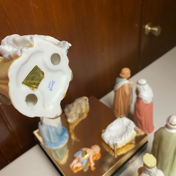 Home interiors vintage 5260 Porcelain Figurines Christmas Nativity Set - Picture 10 of 10